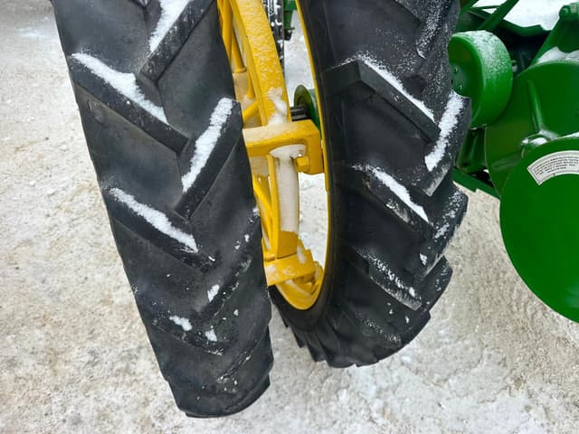 Image of John Deere A equipment image 3