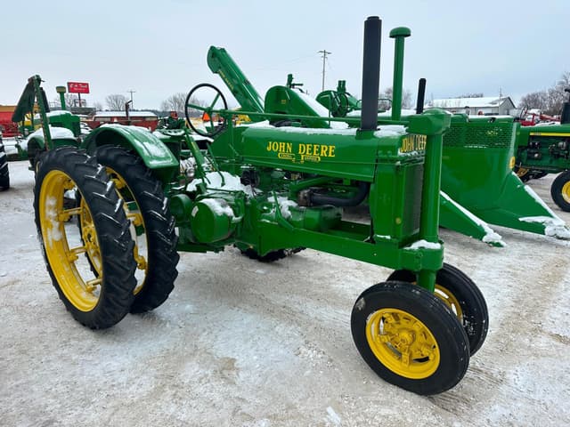Image of John Deere A equipment image 1