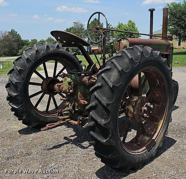 Image of John Deere A equipment image 4
