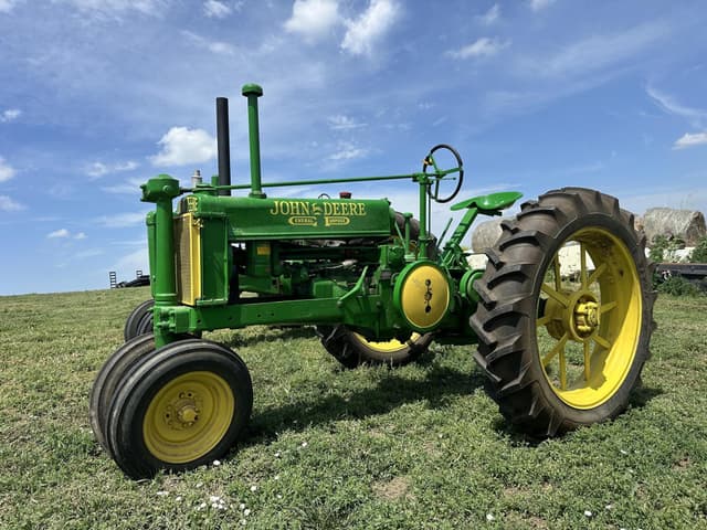 Image of John Deere B equipment image 1