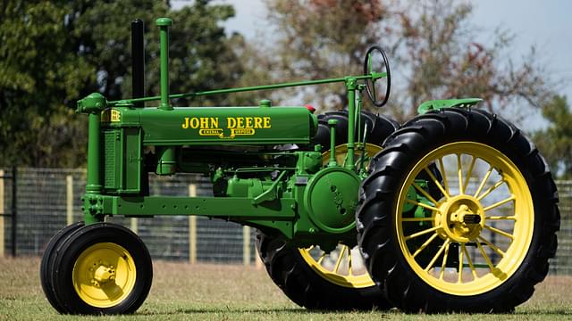 Image of John Deere B equipment image 1