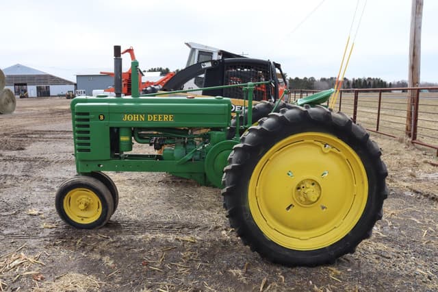 Image of John Deere B equipment image 3