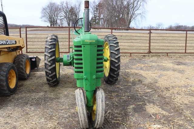 Image of John Deere B equipment image 1