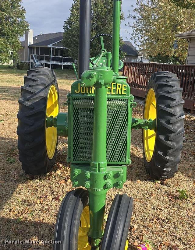 Image of John Deere B equipment image 1
