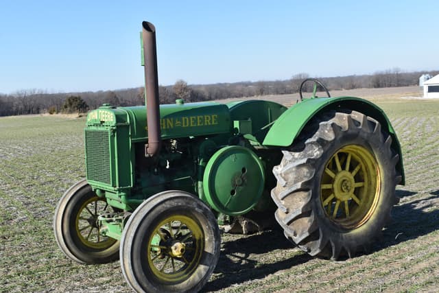 Image of John Deere D equipment image 1