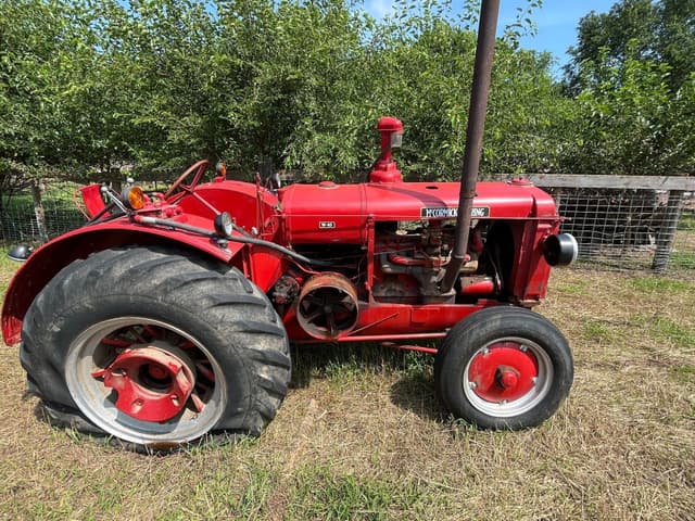Image of McCormick-Deering W-40 equipment image 2