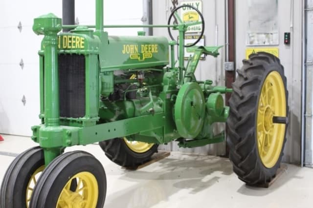 Image of John Deere A equipment image 2
