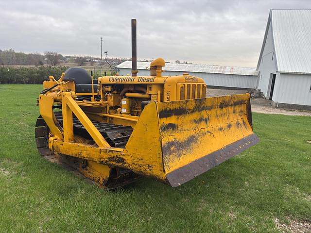 Image of Caterpillar D2 equipment image 1