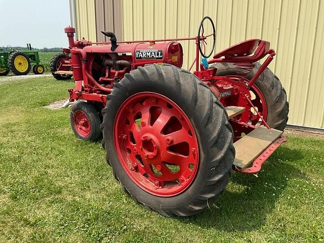 Image of Farmall F-20 equipment image 2