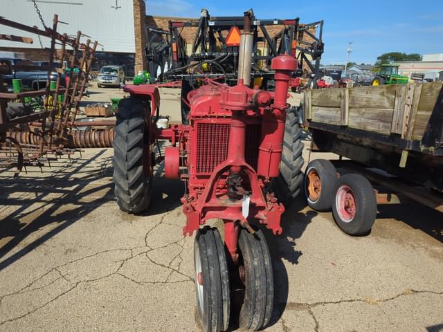 Image of Farmall F-20 equipment image 1