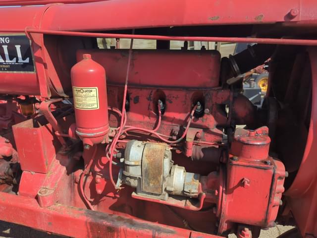 Image of Farmall F-20 equipment image 4