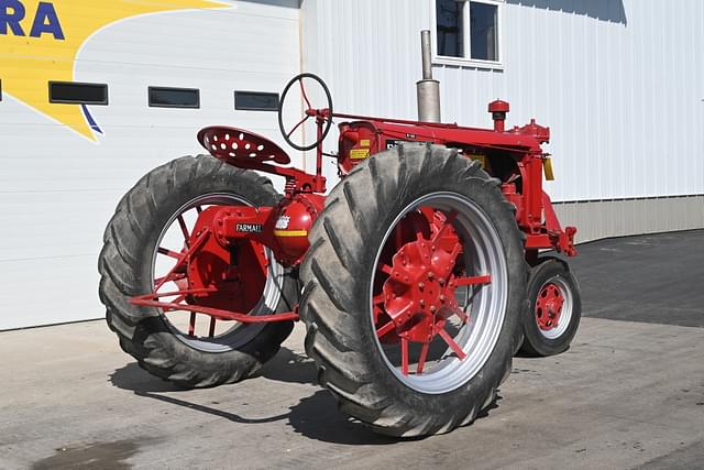 Image of Farmall F-20 equipment image 2