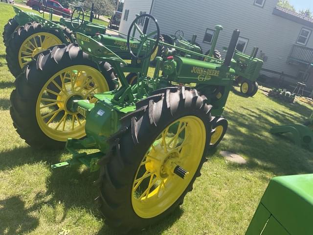 Image of John Deere A equipment image 4