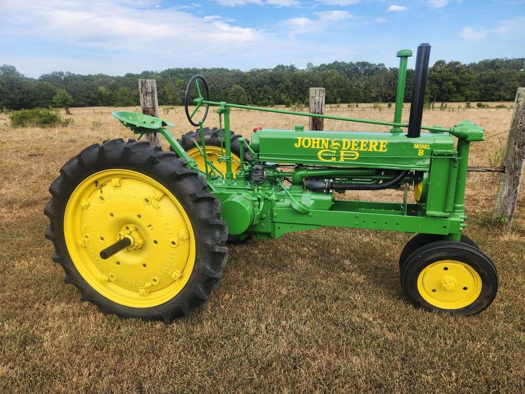 Image of John Deere B Primary image