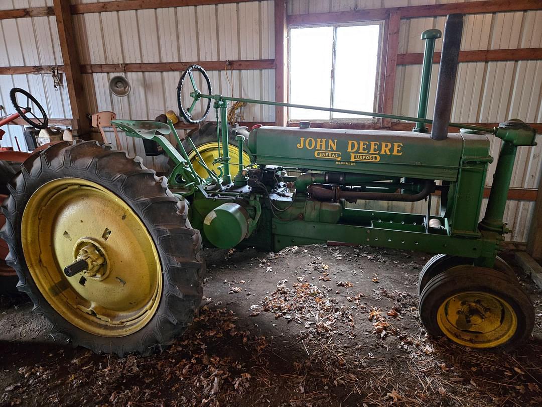 Image of John Deere B Primary image