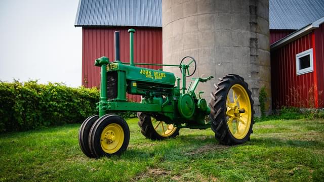 Image of John Deere B equipment image 1