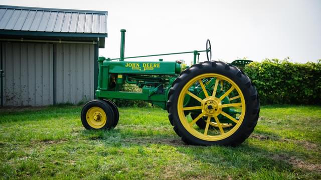 Image of John Deere B equipment image 4