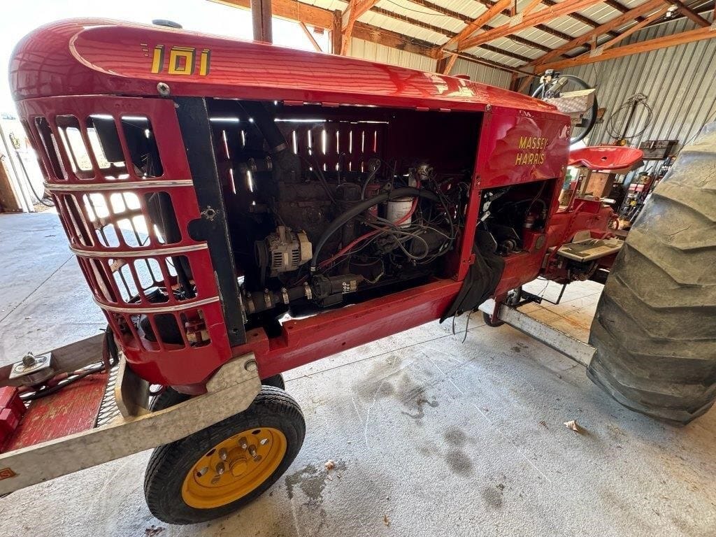 1938 Massey-Harris 101 Equipment Image0