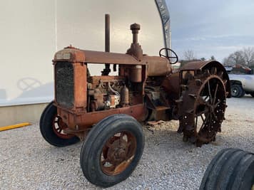 Main image McCormick-Deering W-40