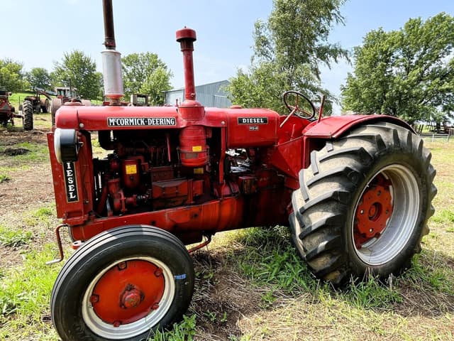 Image of McCormick-Deering WD-40 equipment image 2