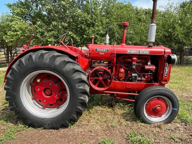 Image of McCormick-Deering WD-40 equipment image 4