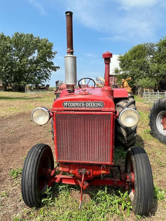Image of McCormick-Deering WD-40 equipment image 3