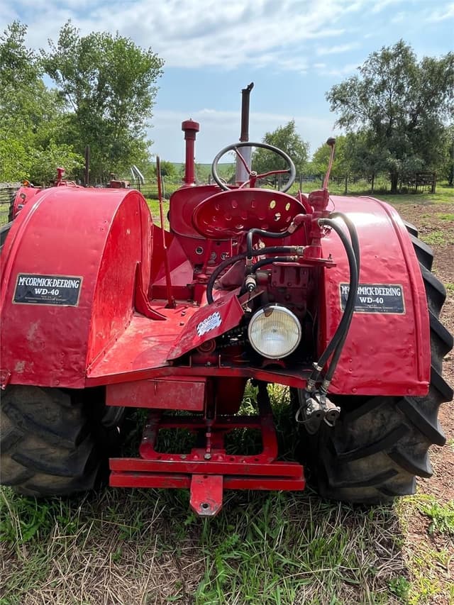 Image of McCormick-Deering WD-40 equipment image 1