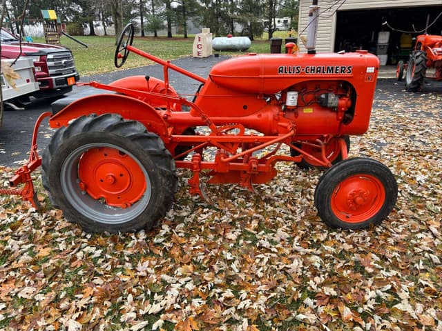 Image of Allis Chalmers B equipment image 2