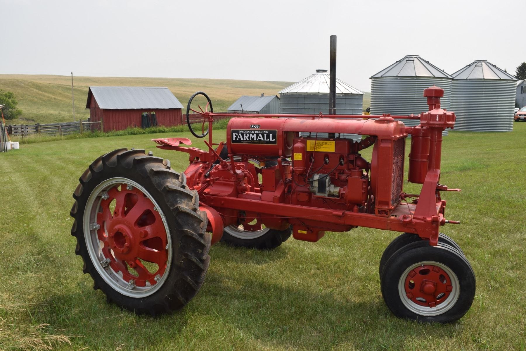 Main image Farmall F-20