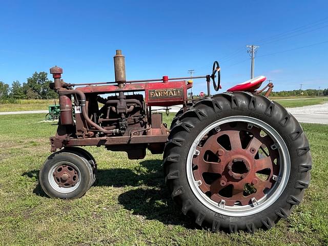 Image of Farmall F-20 equipment image 2