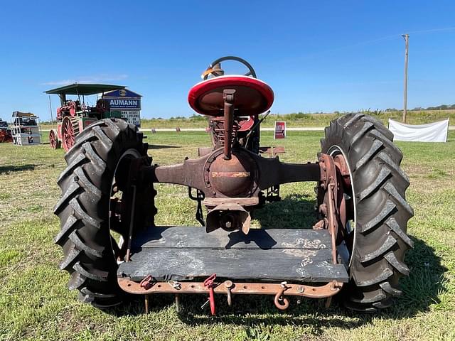 Image of Farmall F-20 equipment image 1