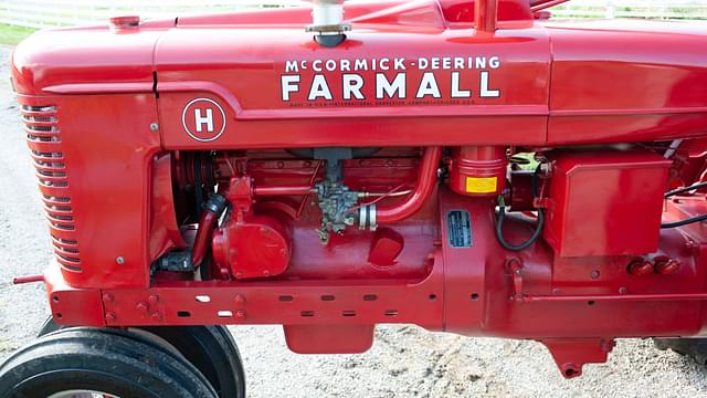 Image of Farmall H equipment image 2