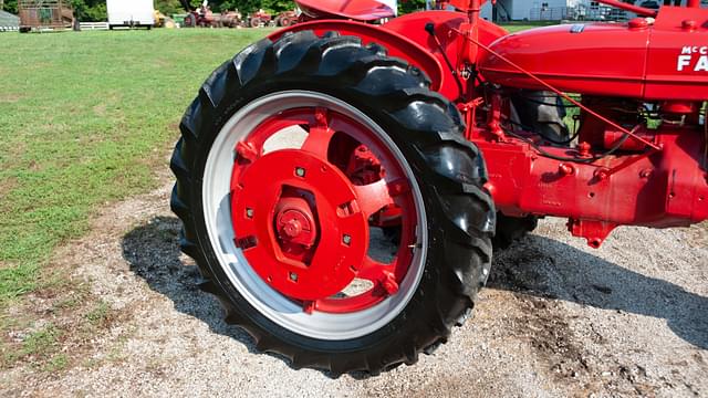 Image of Farmall H equipment image 4