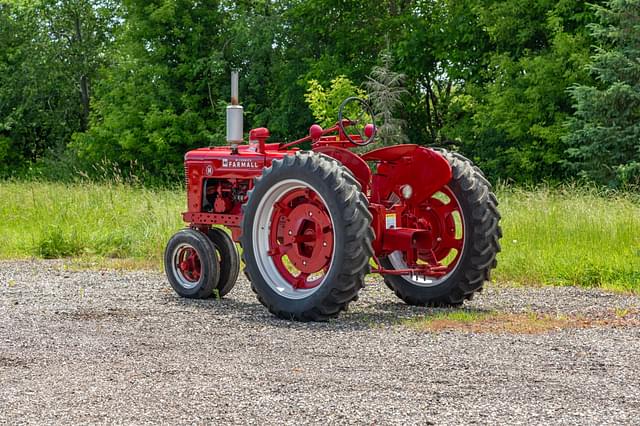 Image of Farmall H equipment image 2