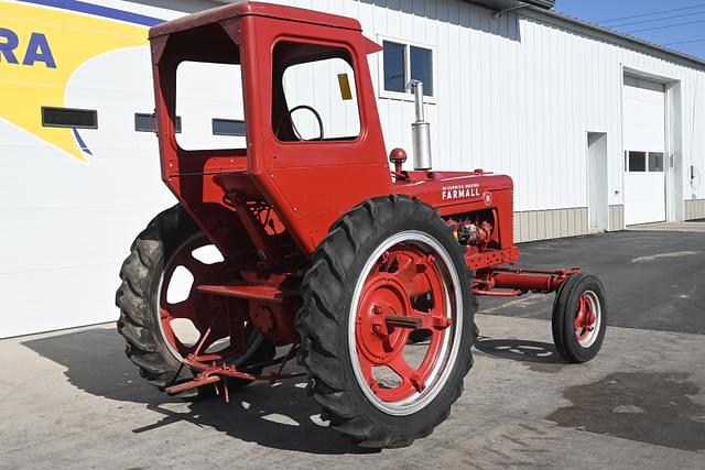 Image of Farmall H equipment image 2