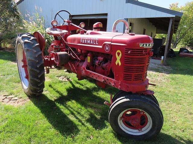 Image of Farmall H equipment image 1