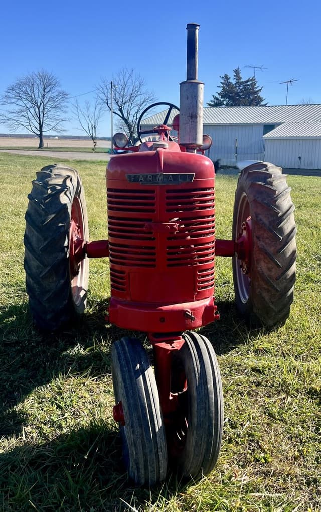 Image of Farmall M equipment image 2