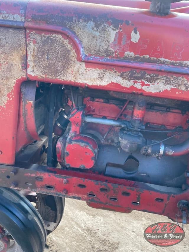 Image of Farmall M equipment image 2