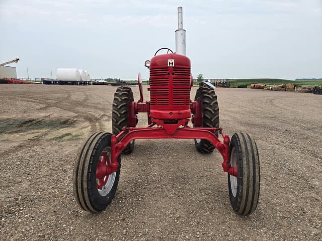 Image of Farmall Super H equipment image 4