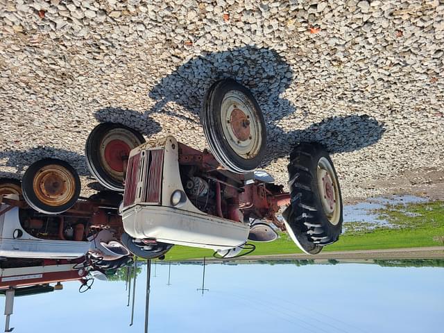 Image of Ford 9N equipment image 1