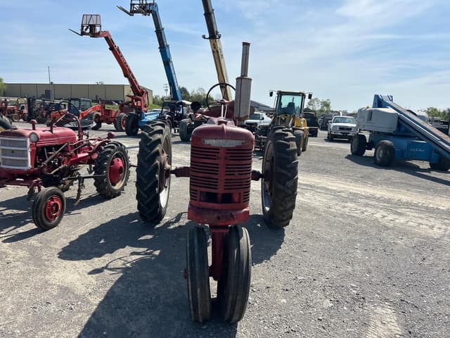 Image of Farmall H equipment image 2