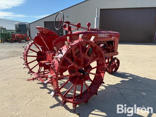 Image of Farmall M equipment image 4