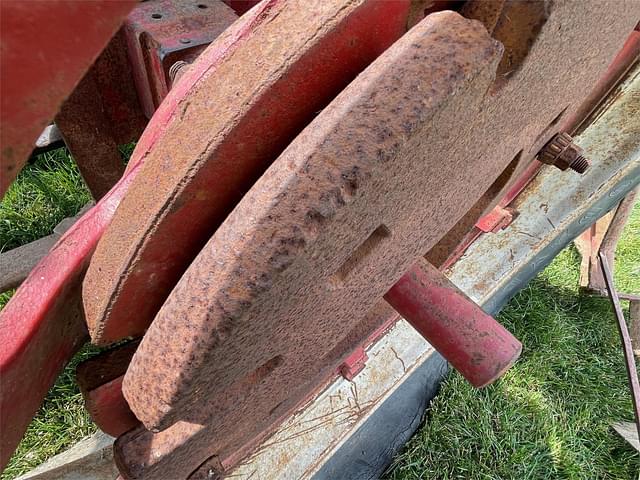 Image of International Harvester Farmall H equipment image 4