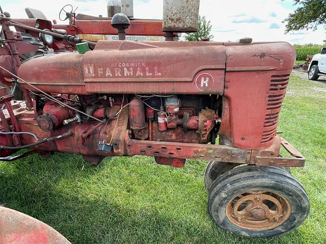 Image of International Harvester Farmall H equipment image 1