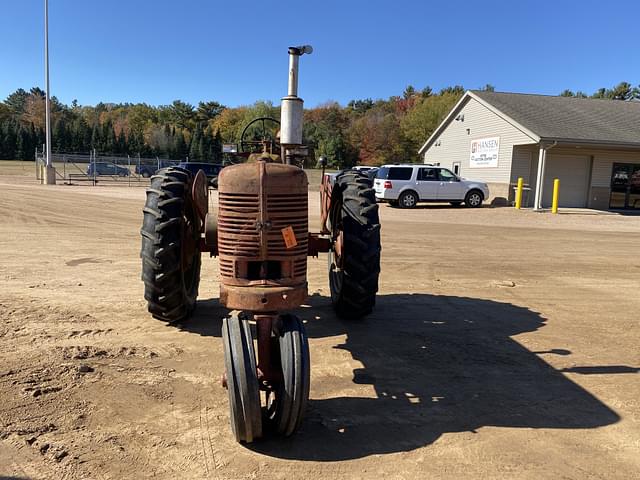 Image of Farmall M equipment image 1