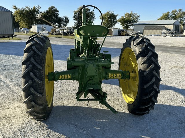 Image of John Deere A equipment image 3
