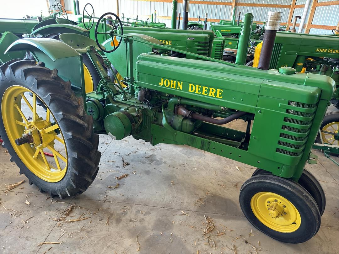 Image of John Deere B Image 0