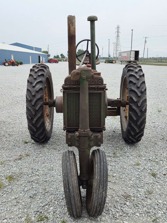 Image of John Deere B equipment image 1