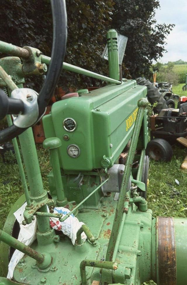 Image of John Deere B equipment image 1