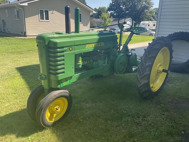 Image of John Deere B equipment image 1